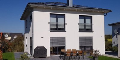 Haus mit absturzgesicherten Fenstern