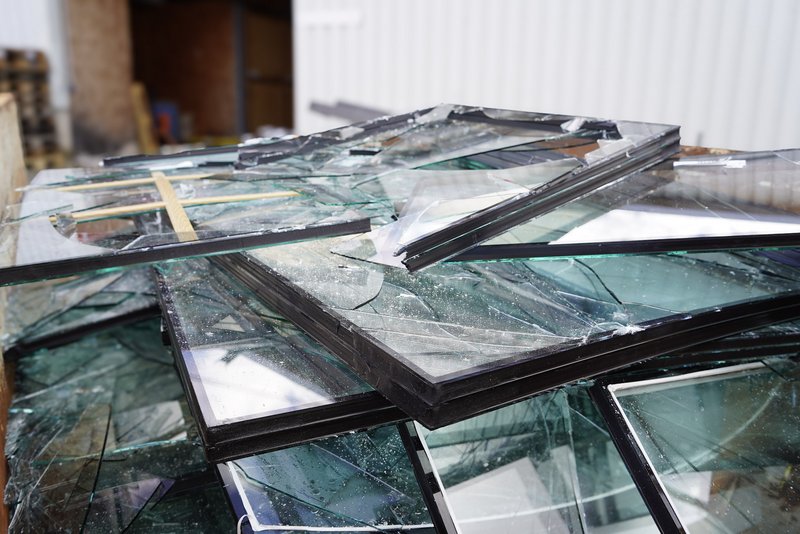 Zerbrochene Fensterscheiben