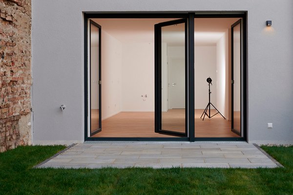 Moderne Terrassentür mit schlanken Profilen